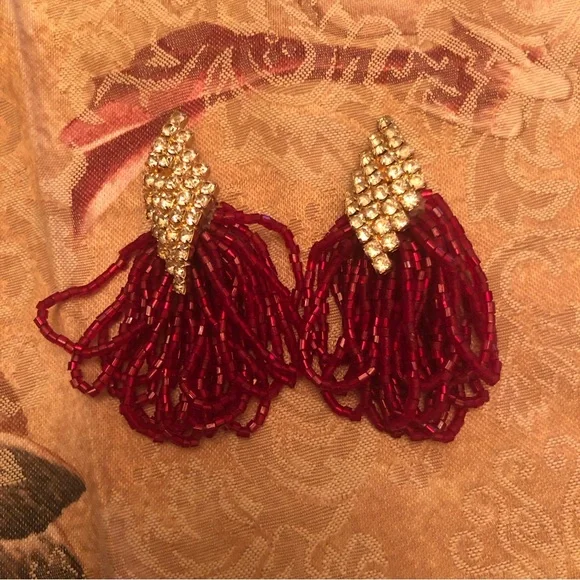 Rhinestone encrusted dangling beads, extraordinary, clip earrings.